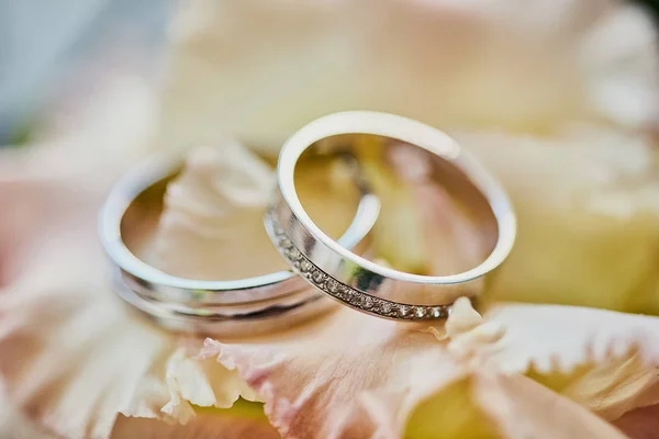 Anillos Boda Encuentran Ramo — Foto de Stock