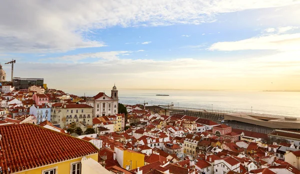 Lisboa Portugal Hermosa Vista Desde Miradouro Santa Luzia Los Tejados — Foto de Stock