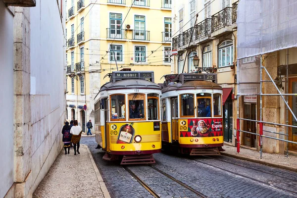 Lisbona Portogallo Dicembre 2018 Storico Tram Giallo Vintage Legno Che — Foto Stock