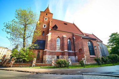 Krakow, Polonya - 10 Mayıs 2019: Krakow Eski Şehir Bölgesindeki Katolik Kilisesi