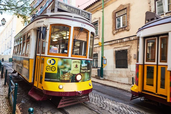 Lisbona Portogallo Dicembre 2018 Storico Tram Giallo Vintage Legno Che — Foto Stock