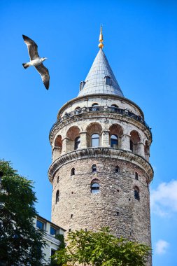 Galata Kulesi, İstanbul, Türkiye. Beyoğlu 'nda antik Türk tarihi simgesi, şehrin Avrupa yakası. Eski Konstantinople 'nin mimarisi. Ceneviz tarafından yapılmış tarihi bir yer.