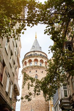 Galata Kulesi, İstanbul, Türkiye. Beyoğlu 'nda antik Türk tarihi simgesi, şehrin Avrupa yakası. Eski Konstantinople 'nin mimarisi. Ceneviz tarafından yapılmış tarihi bir yer.