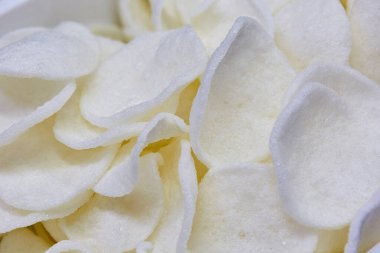 Sağlıklı Gluten ücretsiz pirinç bir yığın yongaları