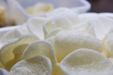 Sağlıklı Gluten ücretsiz pirinç bir yığın yongaları