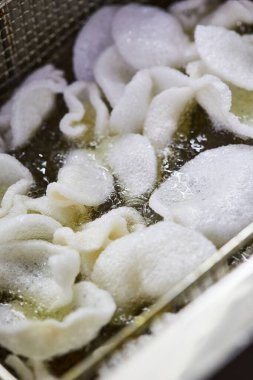 Sağlıklı Glütensiz Pilavlı Cips Kızartması