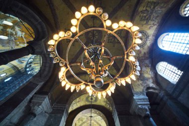 İstanbul / Türkiye - 10 Ekim 2019: Eminonu, İstanbul, Türkiye 'deki Sultan Ahmet parkında Ayasofya Müzesi (Ayasofya Sophia) İçişleri
