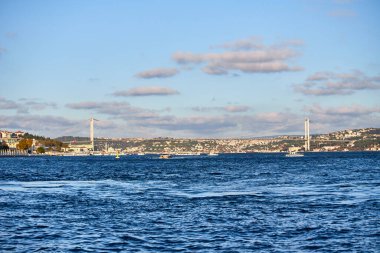 İstanbul, Türkiye 'deki Boğaz Köprüsü (15 Temmuz Şehitler Köprüsü) panoramik manzara