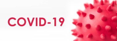 Beyaz arka planda COVID 19 yazılıydı. Dünya Sağlık Örgütü WHO Coronavirus için yeni bir resmi isim koydu 