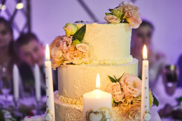 Pastel Boda Festivo Varios Pisos Tono Blanco Decorado Con Hermosas — Foto de Stock