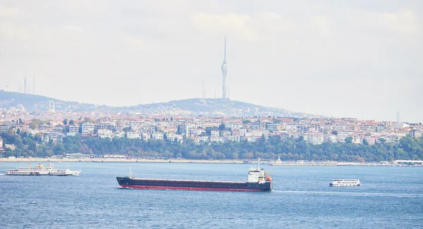 Istanbul Turkey Οκτωβριου 2019 Δεξαμενή Φορτίου Στο Βόσπορο Στενό Συνδέει — Φωτογραφία Αρχείου