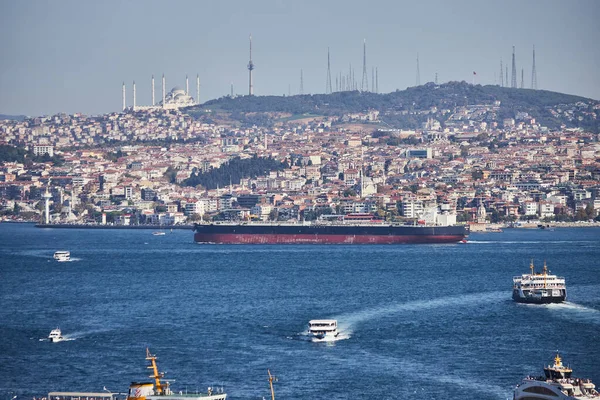 Istanbul Turkey Οκτωβριου 2019 Δεξαμενή Φορτίου Στο Βόσπορο Στενό Συνδέει — Φωτογραφία Αρχείου