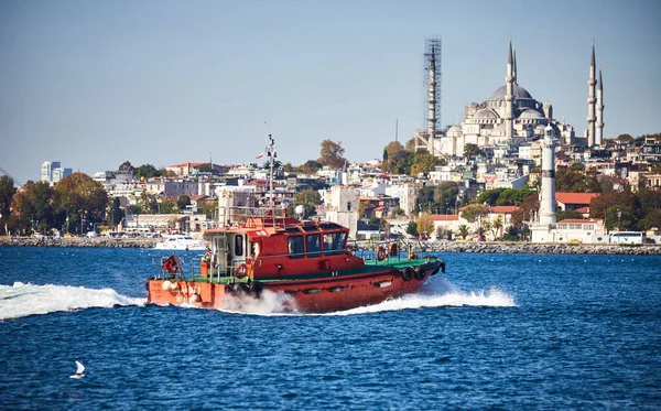 Stanbul Turkey Ekim 2019 Boğazdaki Tekne Boğaz Karadeniz Marmara Denizlerini — Stok fotoğraf