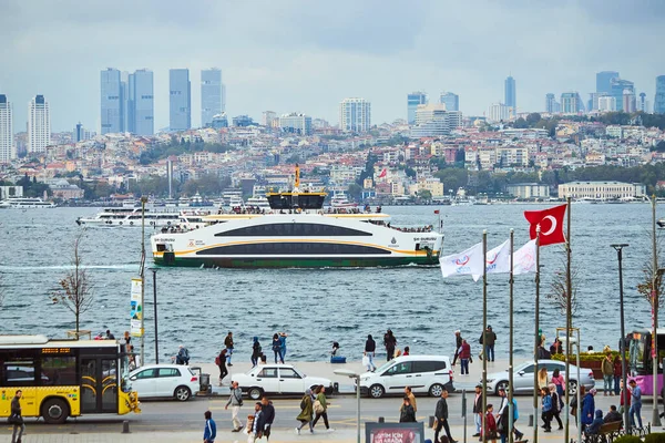 Istanbul Turkey Οκτωβριοσ 2019 Πλοία Μεταφοράς Στο Βόσπορο Ferryboat Μεταφέρει — Φωτογραφία Αρχείου