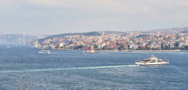 İSTANBUL / TURKEY - 11 Ekim 2019: Boğaz 'da nakliye feribotu. Feribot Asya (Anadolu) bölgesinden Avrupa 'ya yolcu taşır - Trakya.