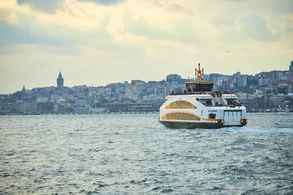 Istanbul Turkey Οκτωβριου 2019 Πλοία Μεταφοράς Στο Βόσπορο Ferryboat Μεταφέρει — Φωτογραφία Αρχείου