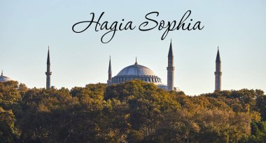 Eminonu, İstanbul, Türkiye 'deki Sultan Ahmet parkındaki Ayasofya Müzesi (Ayasofya Sophia)