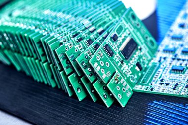 Mikroçipli ve transistörlü yeşil sistem kartları. Mikroçip Üretimi, Nano Bilgisayar Teknolojisi ve Üretim Teknolojisi