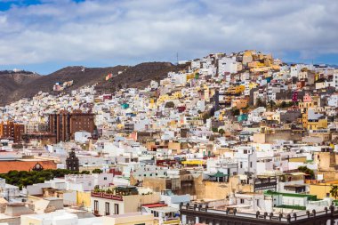 Bulutlu bir günde Santa Ana Katedrali 'nden Las Palmas de Gran Canaria' ya bakın, Kanarya Adaları, İspanya