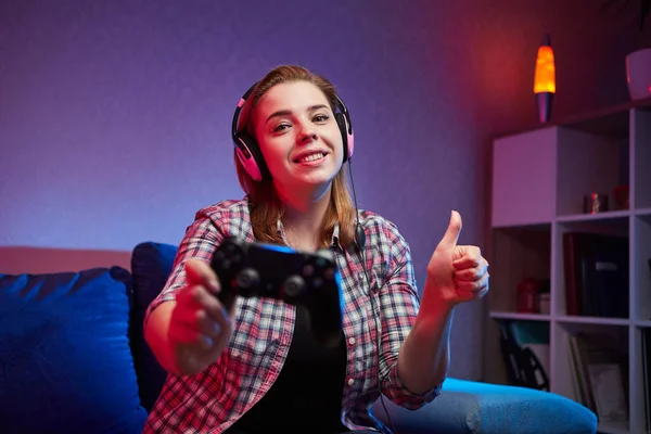 Portrait Crazy Playful Gamer Enjoying Playing Video Games Playstation Indoors — Stock Photo, Image