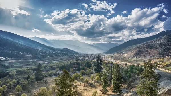 Гірському селі на Сонячний літній день — стокове фото