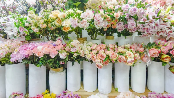Flora kolorowy i inne kwiaty do dekoracji bukiet — Zdjęcie stockowe