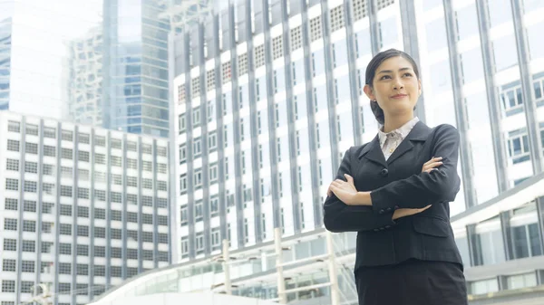 Business Woman Stands Confident Outdoor City — Stock Photo, Image