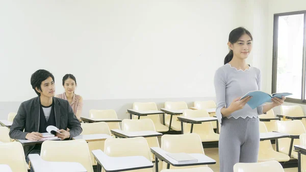 Pessoas Estudante Estudo Sala Aula Cadeiras Aula — Fotografia de Stock