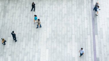insanlar yürüyüş en iyi hava görünümünü yaya sokak şehir
