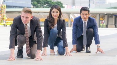 rekabetçi iş adamları acımak maiyet ve bez sit ve öncesi