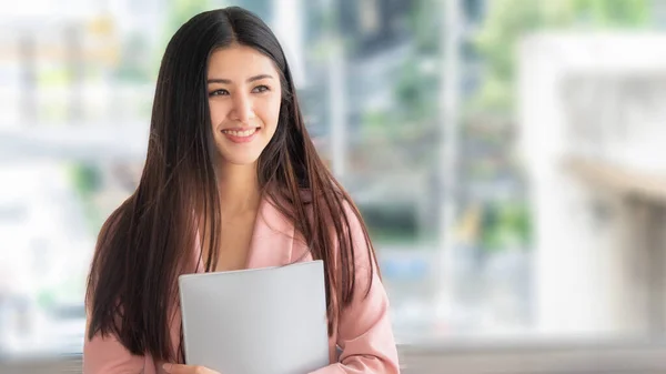 Business Asian Woman Hold Paper Folder File Big Smile Feeling — Stock Photo, Image