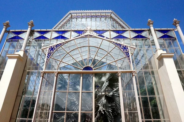 Eski glasshouse üzerinde göster