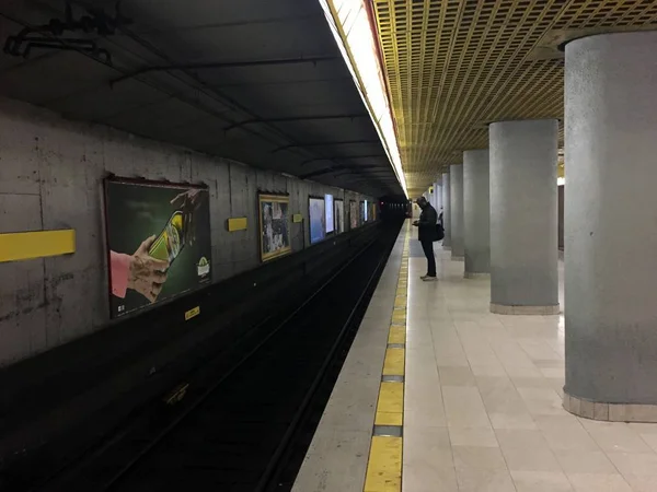 Waiting in the underground — Stock Photo, Image