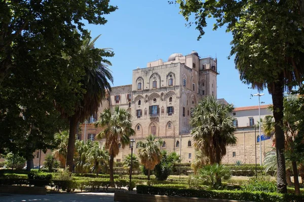 Normanlar Palermo Sarayı üzerinden görünüm