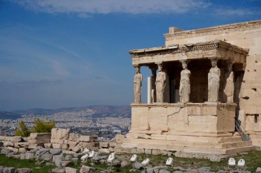 Atina'da Caryatids üzerinden görünüm