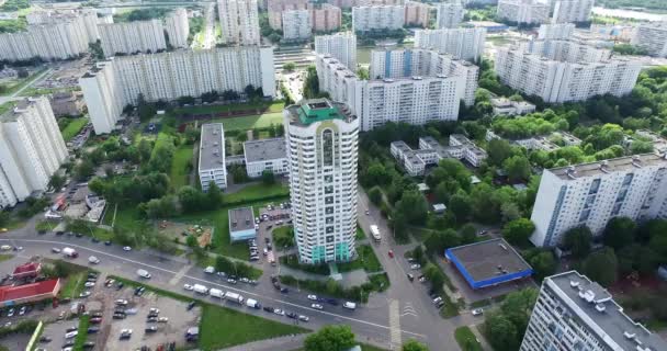 Aerial arkitektur, gator vägar och lägenheter i Moskva — Stockvideo