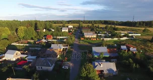 Vista aérea da aldeia e das casas — Vídeo de Stock