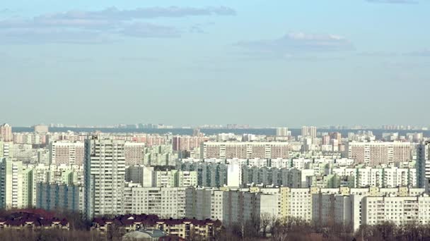 Ein Blick auf die Umgebung der Stadt — Stockvideo