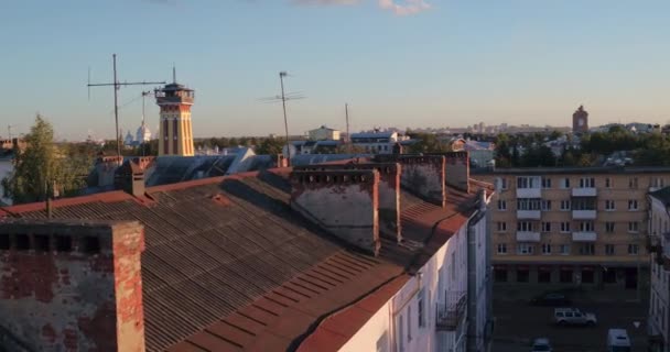 Вид с воздуха на районные здания в Ярославле — стоковое видео