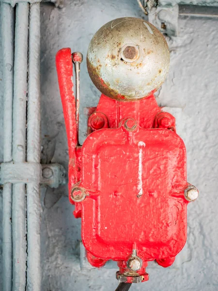 Eski kırmızı alarm zili — Stok fotoğraf