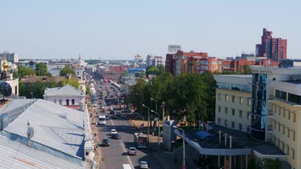 Vista aérea de los edificios del distrito en Yaroslavl — Vídeos de Stock