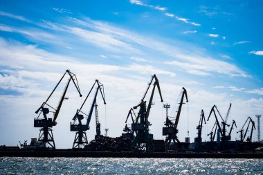 Gündüzleri iskele vinci