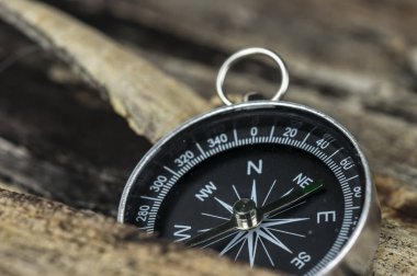 Ahşap üzerine Vintage pusula