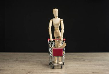 Kadın manken alışveriş