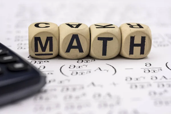 Vetenskaplig kalkylator och matematiska ekvationer — Stockfoto