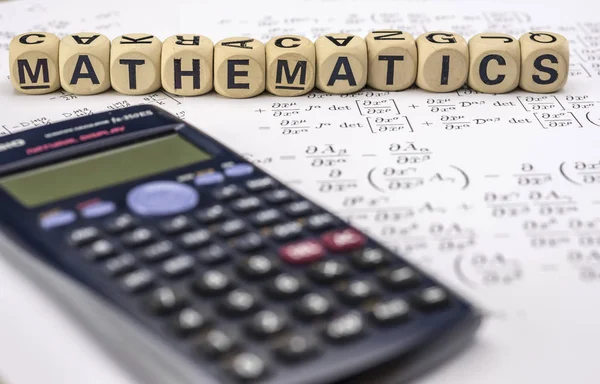 Calculadora científica y ecuaciones matemáticas Imagen De Stock