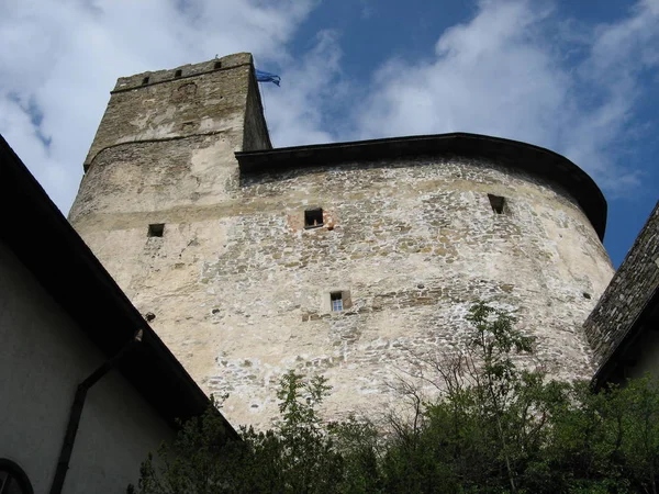 Castillo de Dunajec en Niedzica (Polonia ). — Foto de Stock