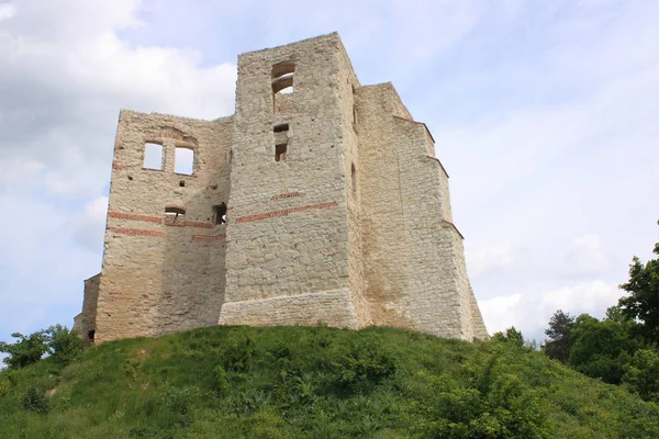 Ruínas do castelo em Kazimierz Dolny no rio Vístula (Polónia ). — Fotografia de Stock