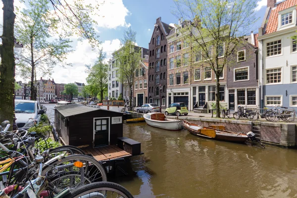 Amsterdam, Hollanda'nın başkenti kanalları — Stok fotoğraf