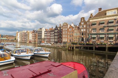 Amsterdam, Hollanda'nın başkenti kanalları